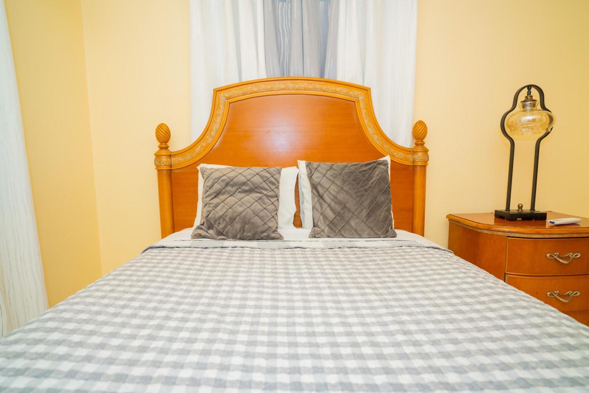 Connie'S Comfort Suites St. John's Exteriér fotografie
